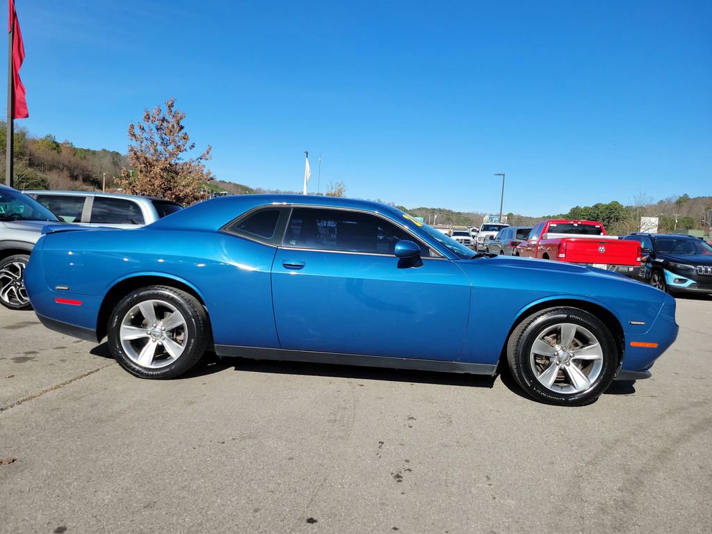 Used 2020 Dodge Challenger SXT image 2