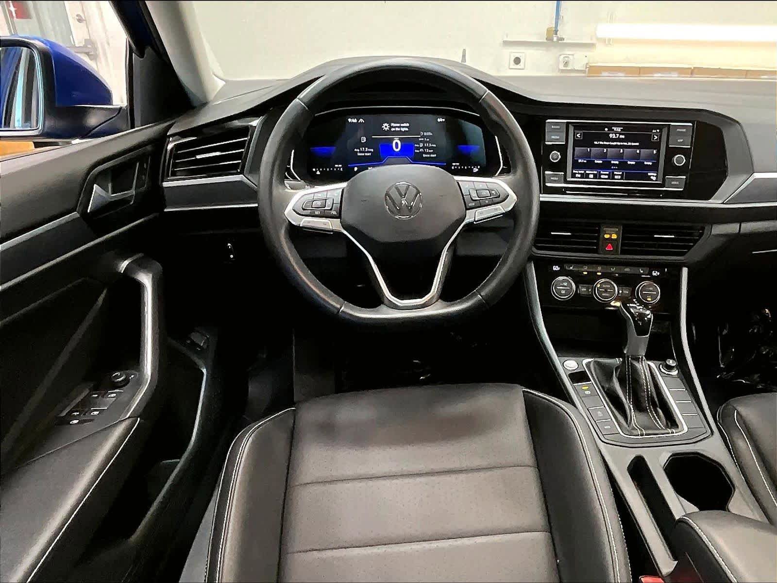 Used 2024 Volkswagen Jetta SE image 7