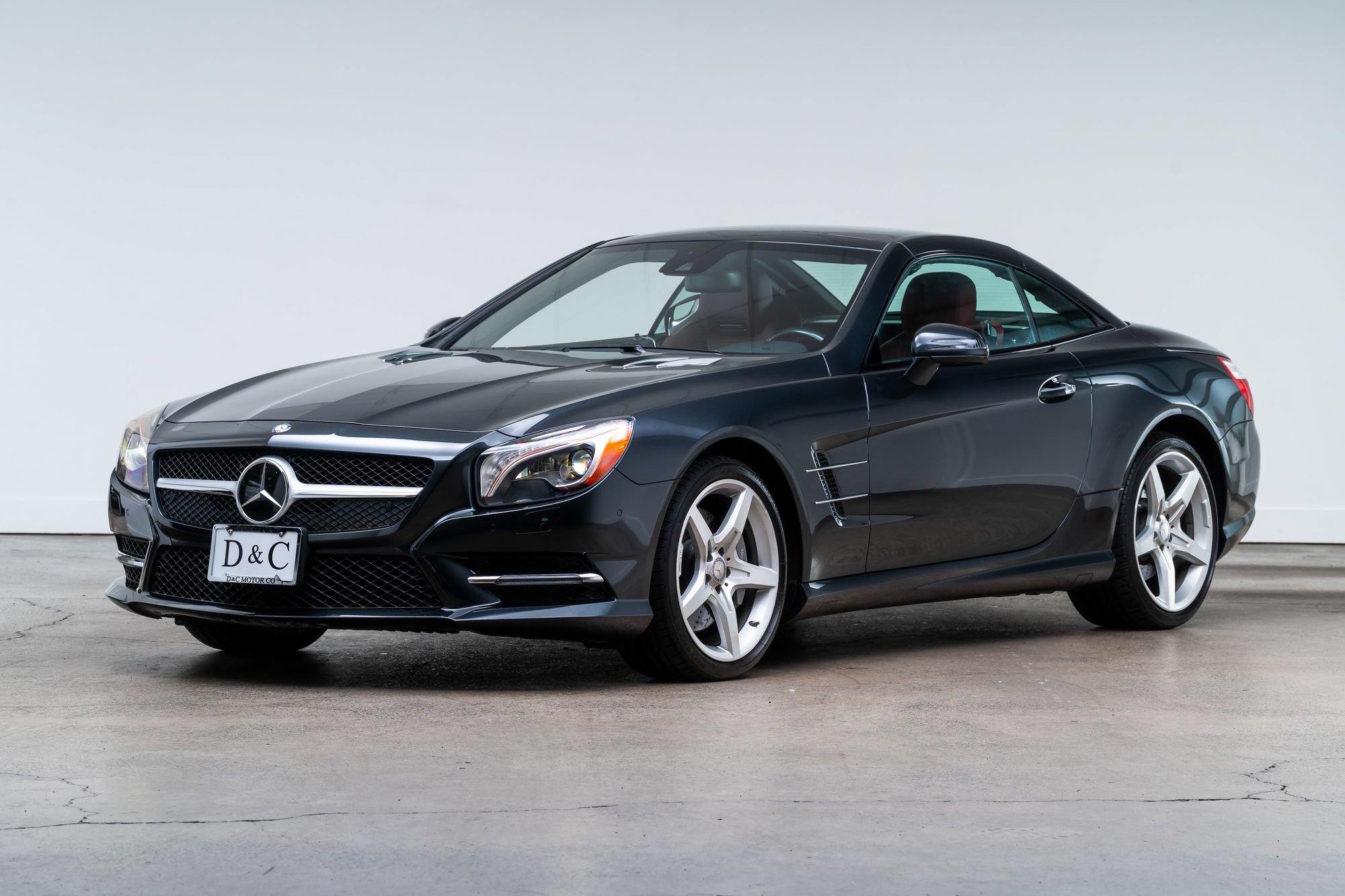 Used 2015 Mercedes-Benz SL 550 image 3