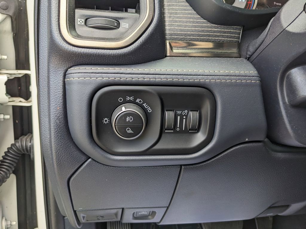 Used 2022 RAM 3500 Limited image 28