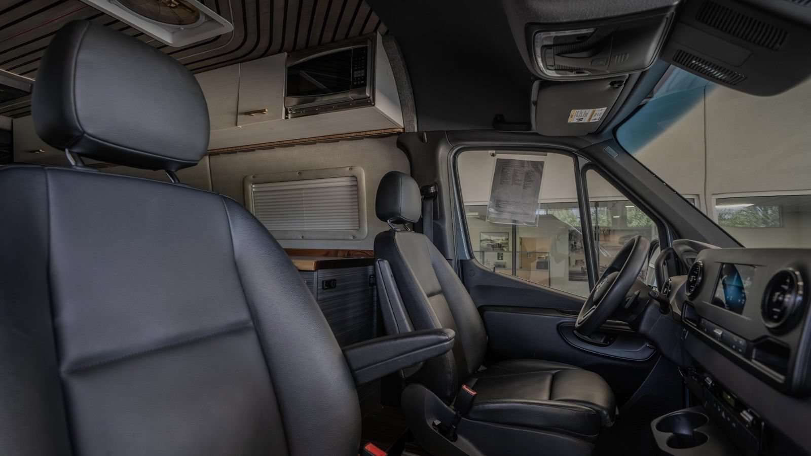Used 2023 Mercedes-Benz Sprinter 2500 image 32