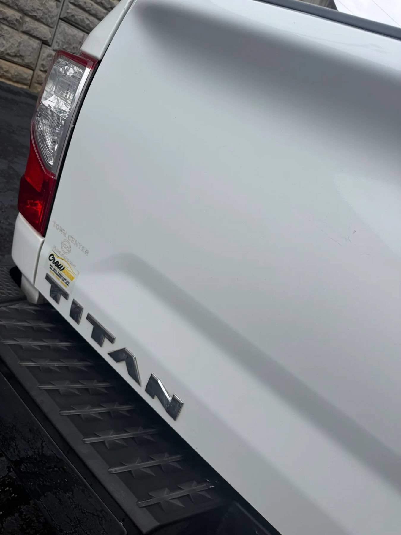Used 2017 Nissan Titan SV RWD image 10