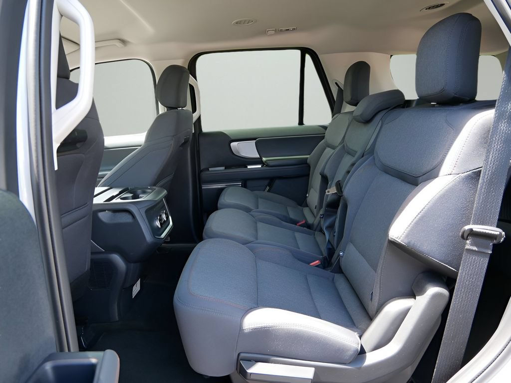 Used 2025 Ford Expedition Active AWD/4WD image 11