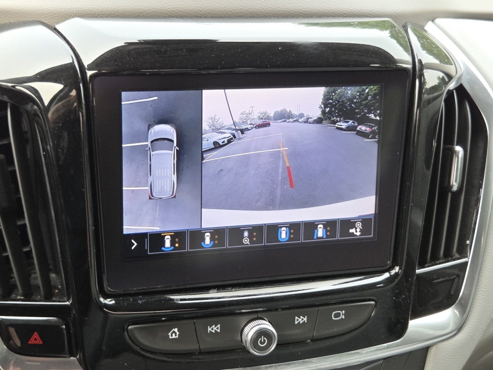 Used 2021 Chevrolet Traverse Premier AWD/4WD image 15
