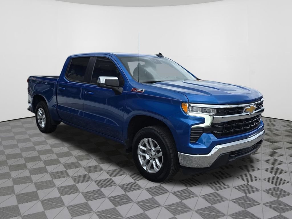 Used 2022 Chevrolet Silverado 1500 LT AWD/4WD image 4