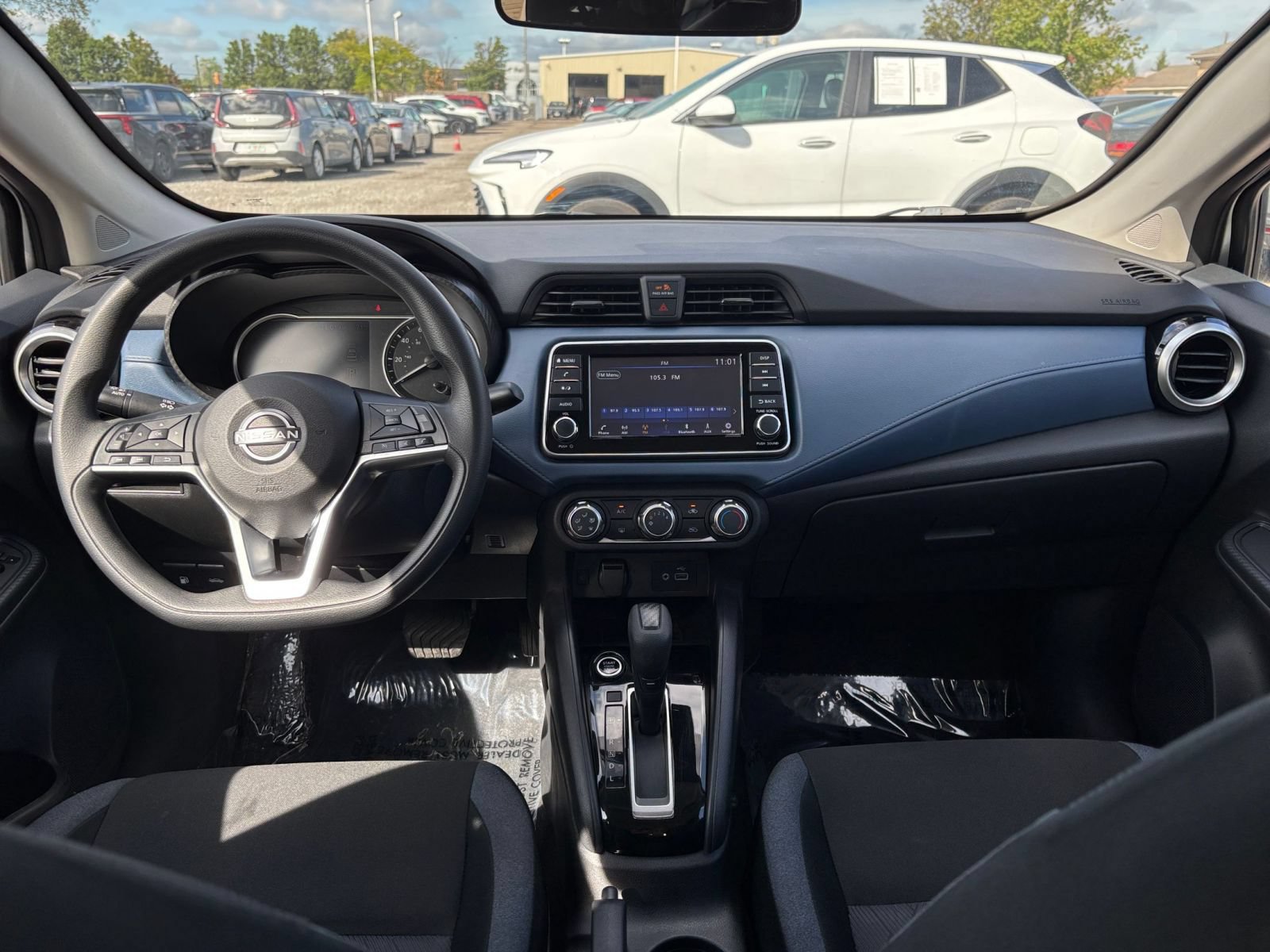 Used 2025 Nissan Versa SV FWD image 30