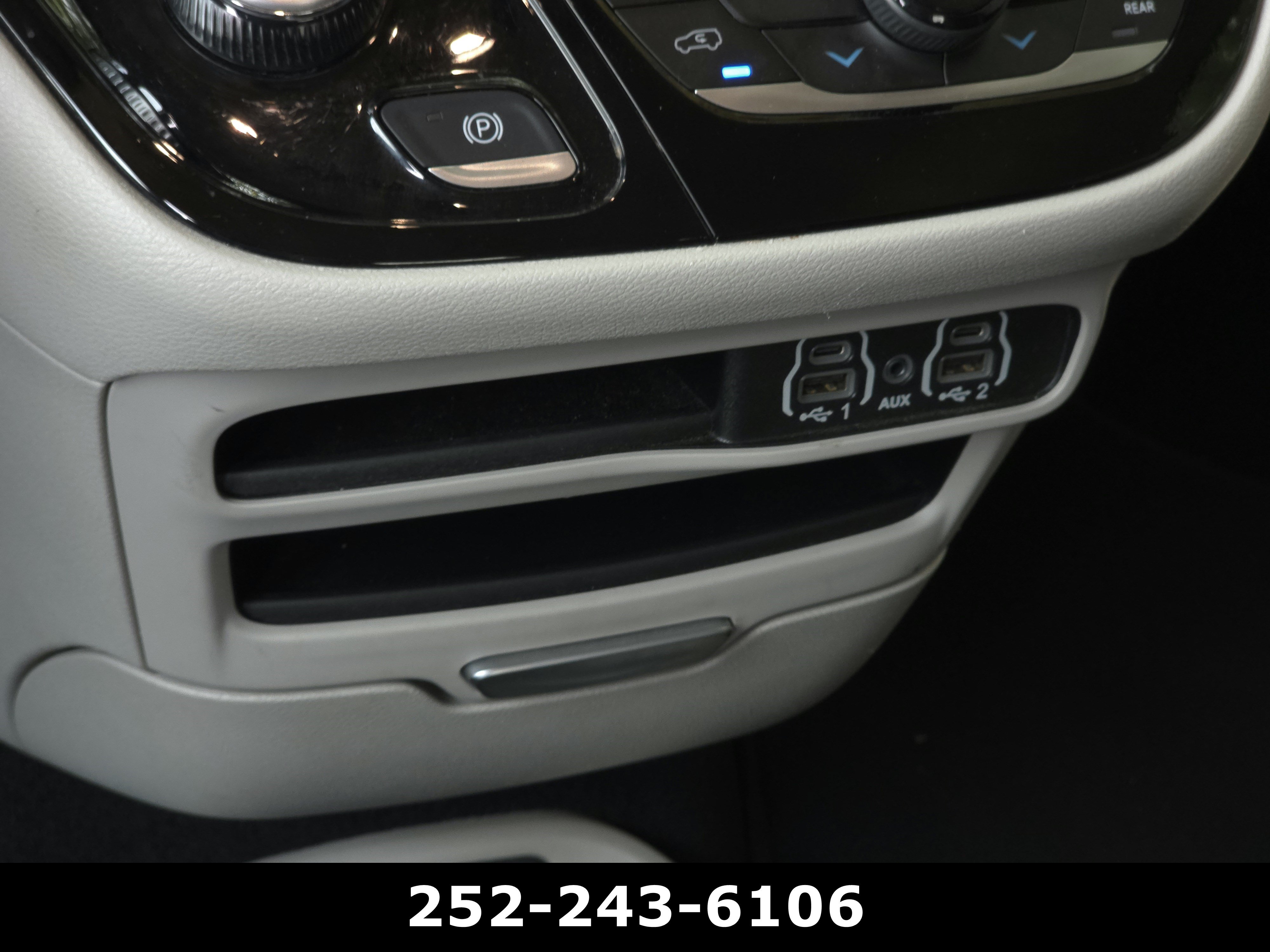 Used 2024 Chrysler Pacifica Touring-L FWD image 15
