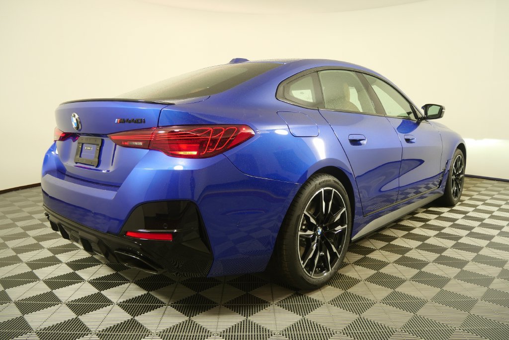 Used 2026 BMW M440i w/ Premium Package RWD image 6