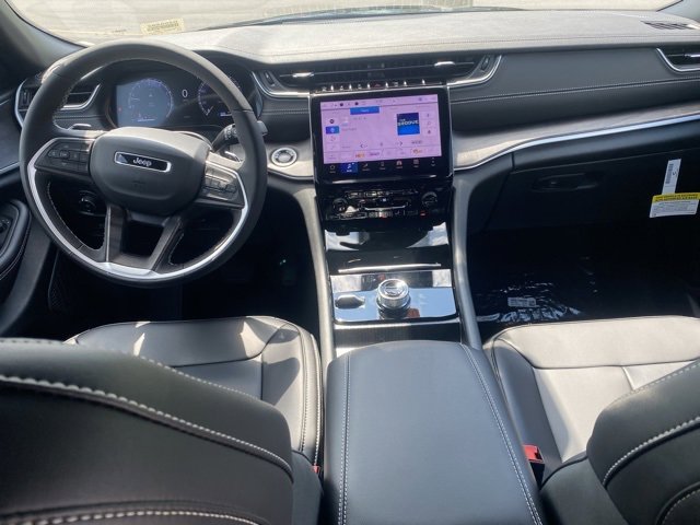 New 2025 Jeep Grand Cherokee L Limited w/ Trailer Tow Package image 38