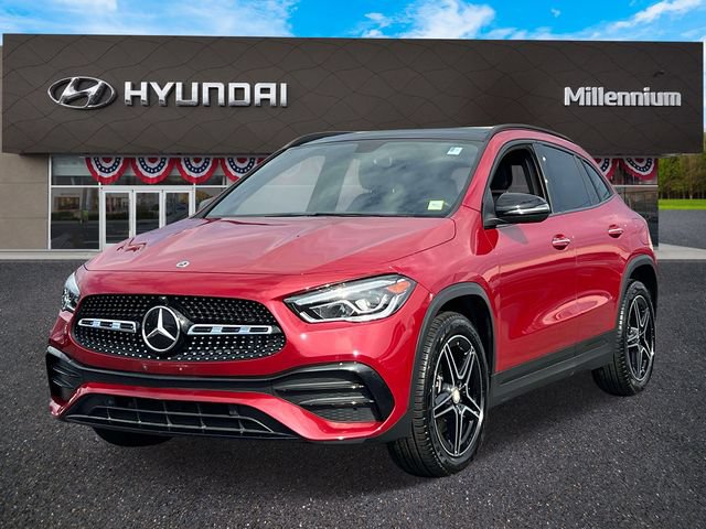Used 2021 Mercedes-Benz GLA 250 4MATIC w/ AMG Line Exterior image 4