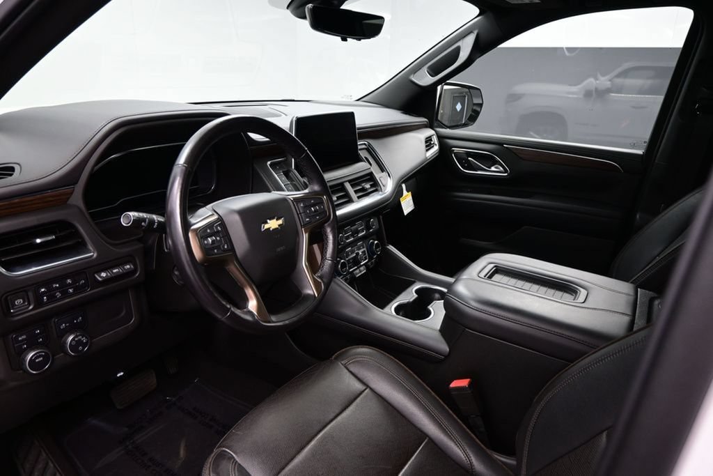 Used 2022 Chevrolet Tahoe High Country w/ Premium Package 2 AWD/4WD image 8