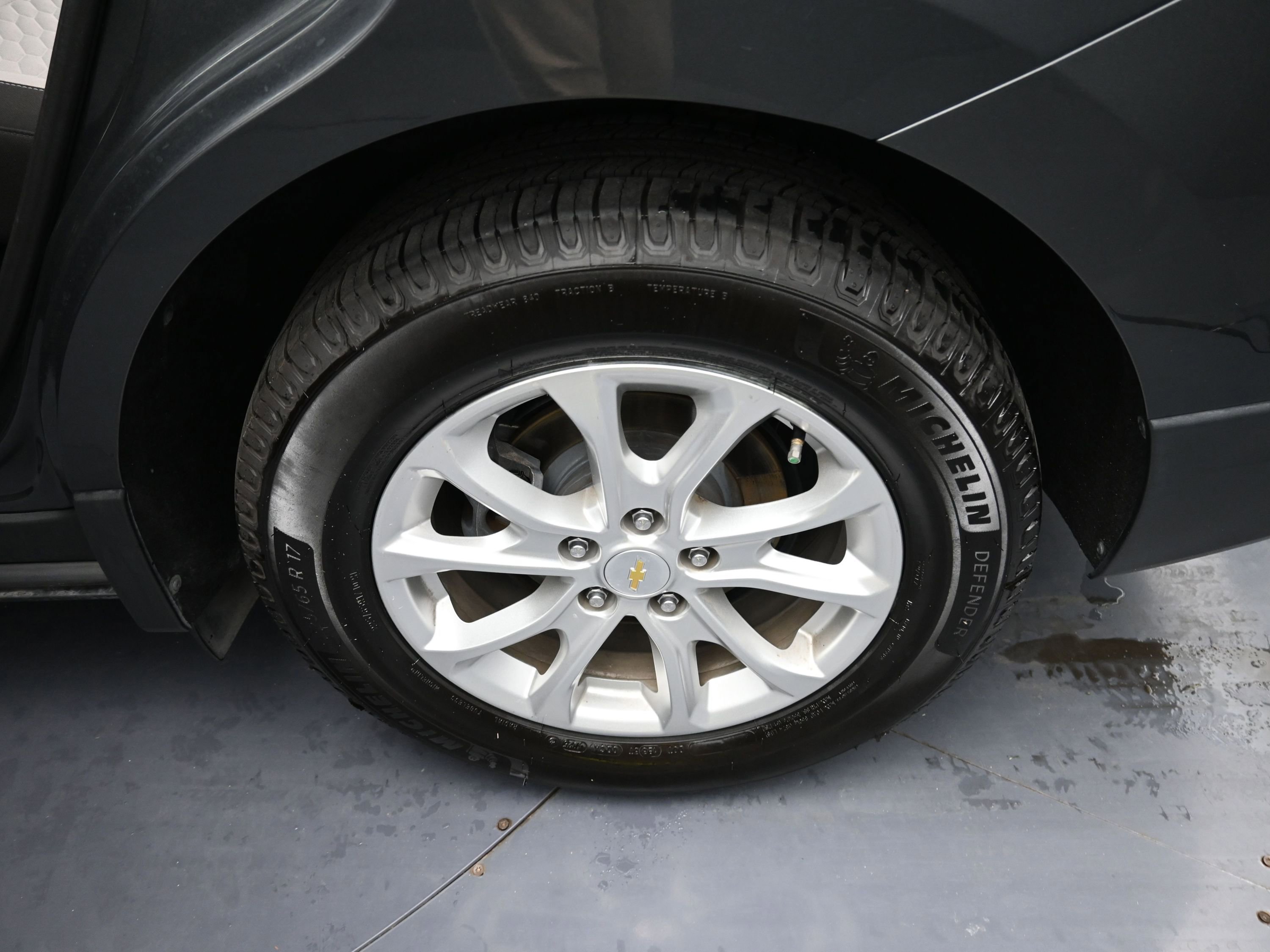 Used 2021 Chevrolet Equinox LS w/ LS Convenience Package image 21