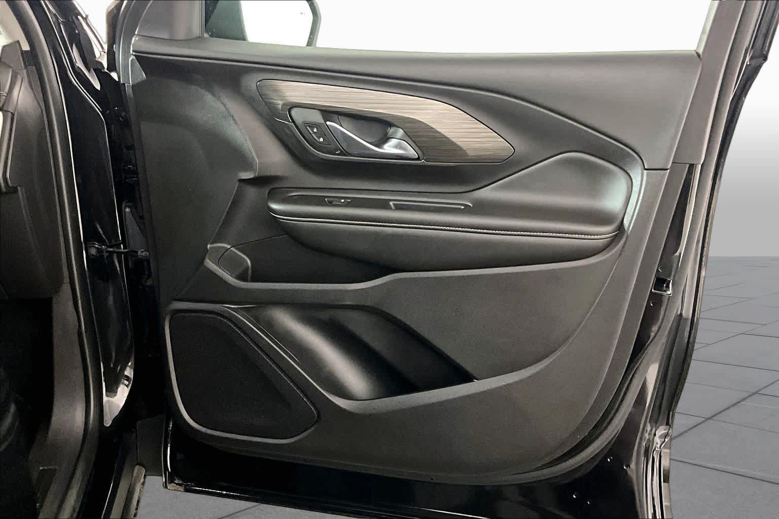 Certified 2024 GMC Terrain SLT FWD image 22