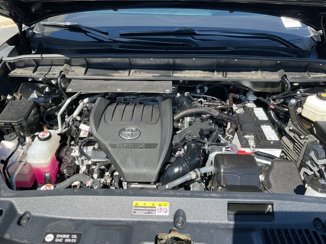 Used 2025 Toyota Highlander XLE FWD image 16