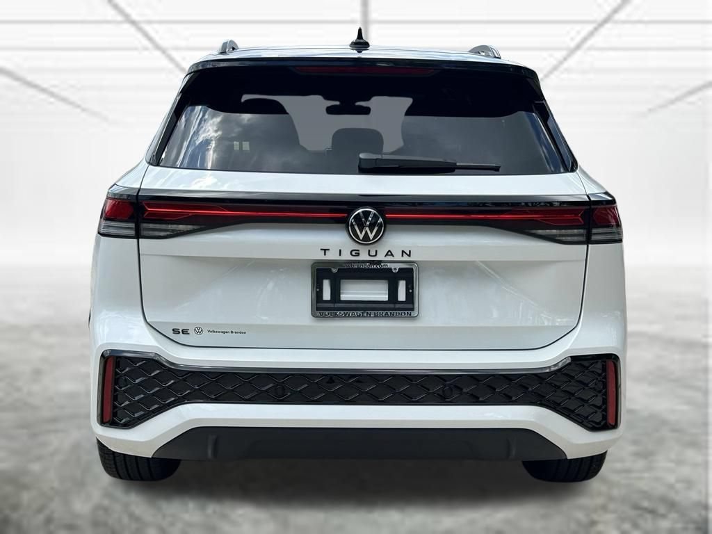 New 2026 Volkswagen Tiguan SE R-Line FWD image 4