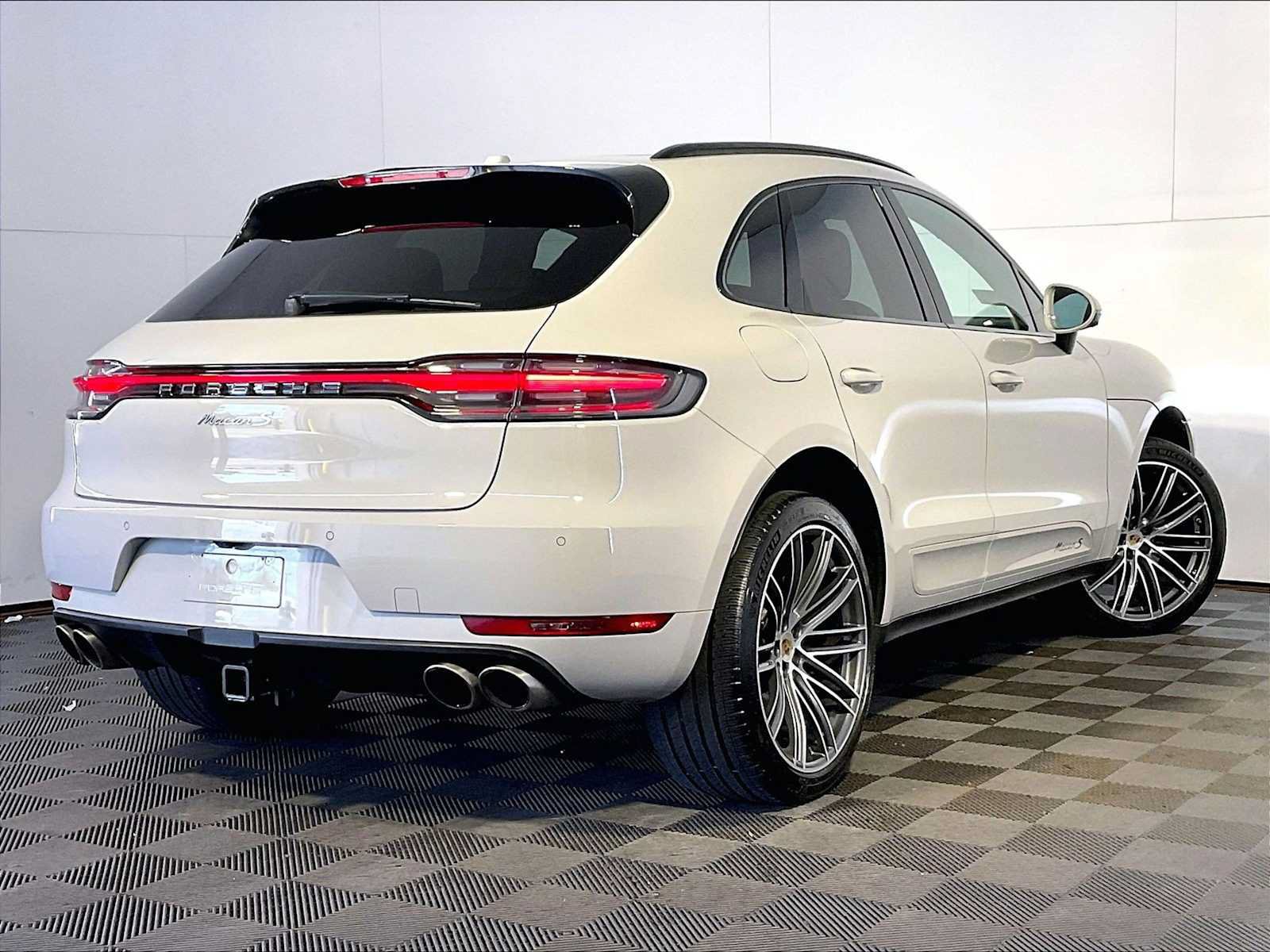 Certified 2021 Porsche Macan S AWD/4WD image 7
