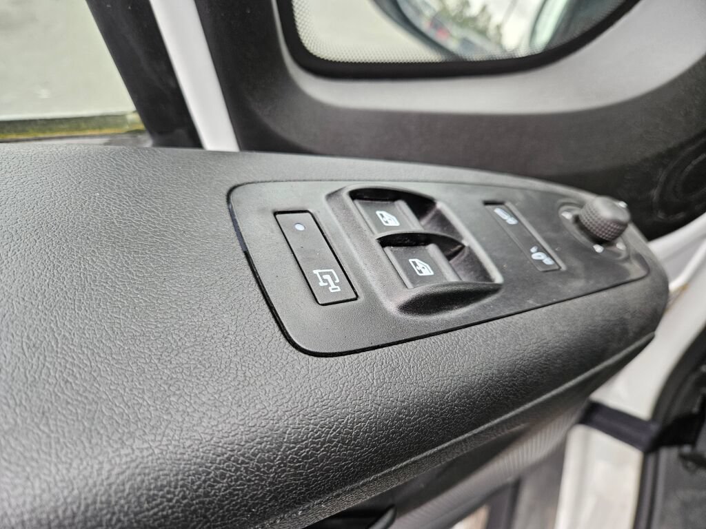 Used 2025 RAM ProMaster 3500 w/ Convenience Group FWD image 18