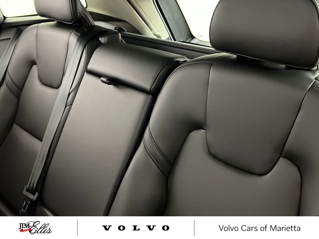 New 2025 Volvo XC60 B5 Core w/ Climate Package image 24