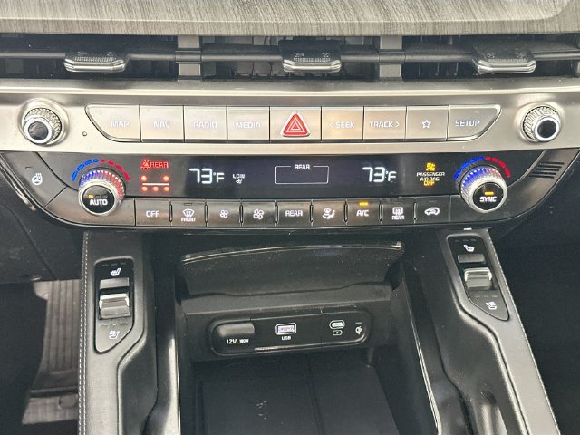 Used 2023 Kia Telluride EX w/ EX Captain's Chair Package AWD/4WD image 15