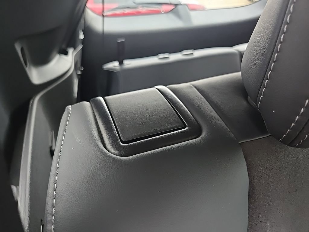 Used 2025 Mitsubishi Outlander SE image 81