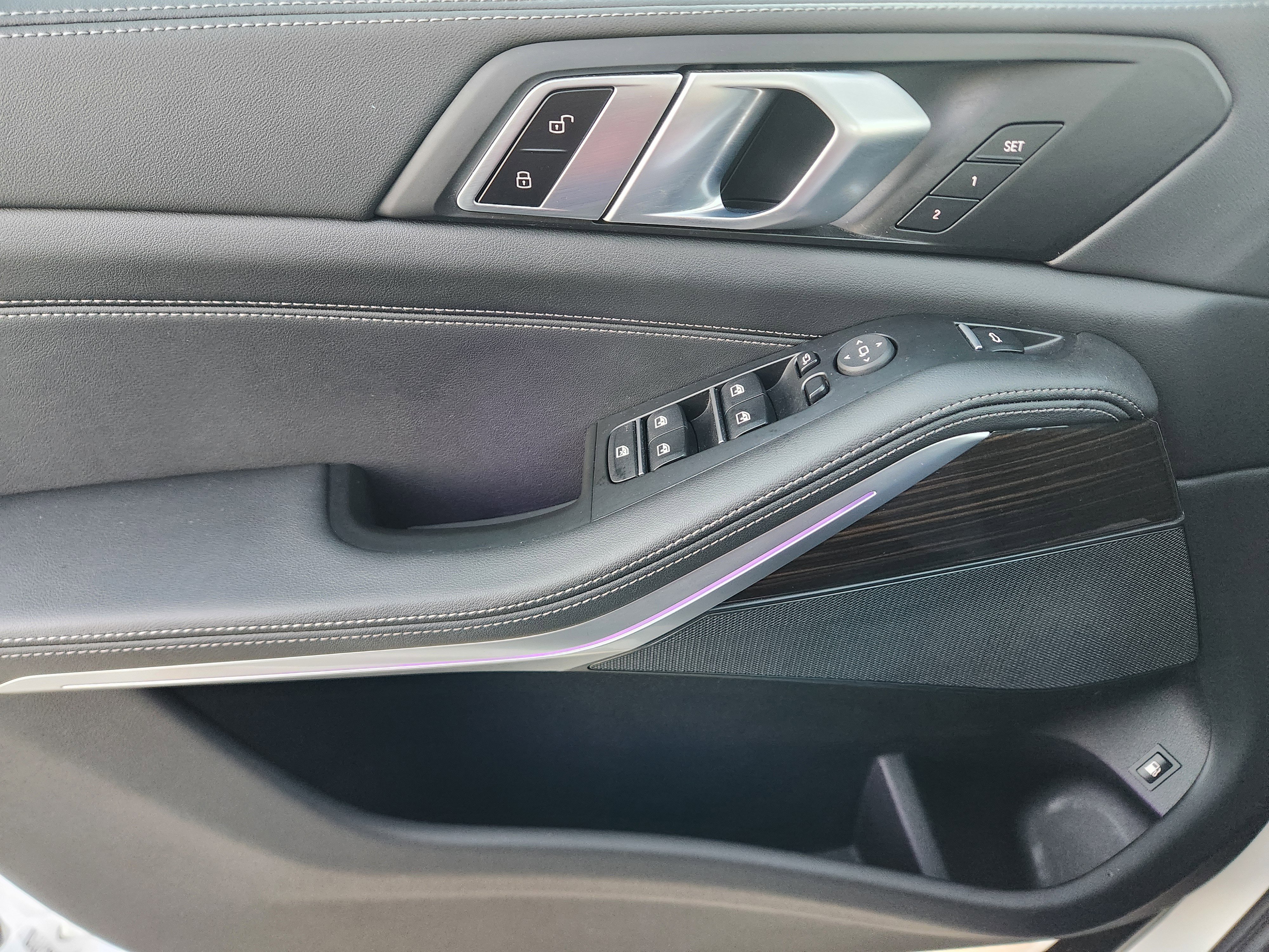 Used 2024 BMW X5 xDrive50e image 26