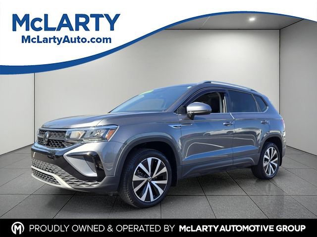Certified 2024 Volkswagen Taos SE w/ Panoramic Sunroof Package
