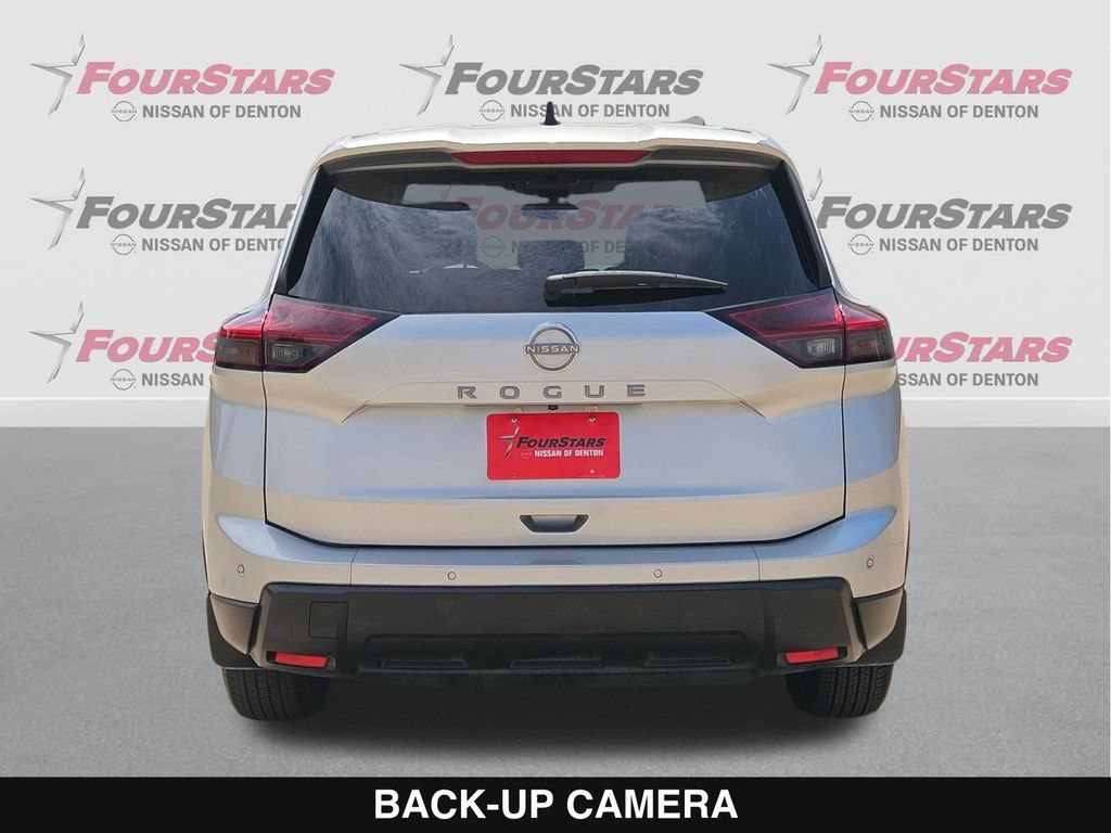 Used 2024 Nissan Rogue S FWD image 5