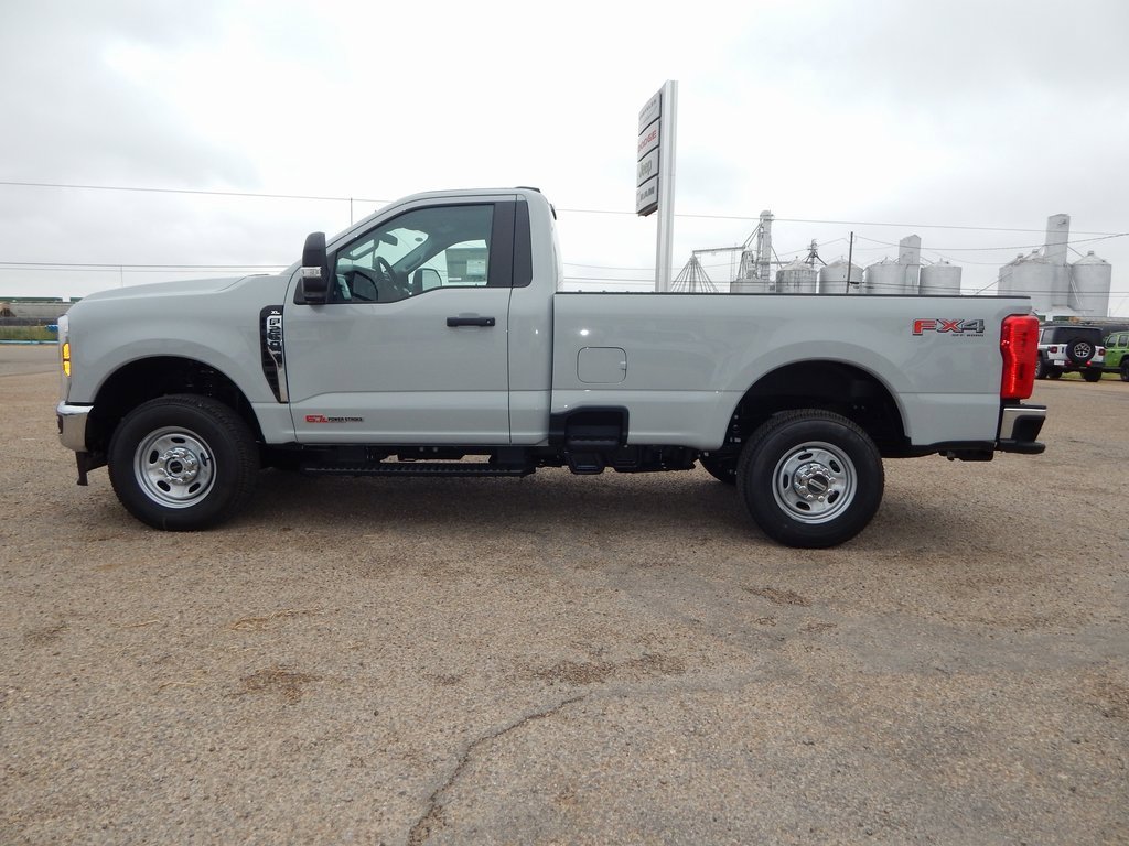 New 2025 Ford F250 4x4 Regular Cab Super Duty image 7