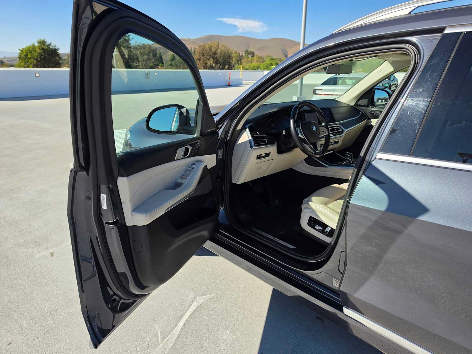 Used 2020 BMW X7 xDrive40i w/ Premium Package AWD/4WD image 21