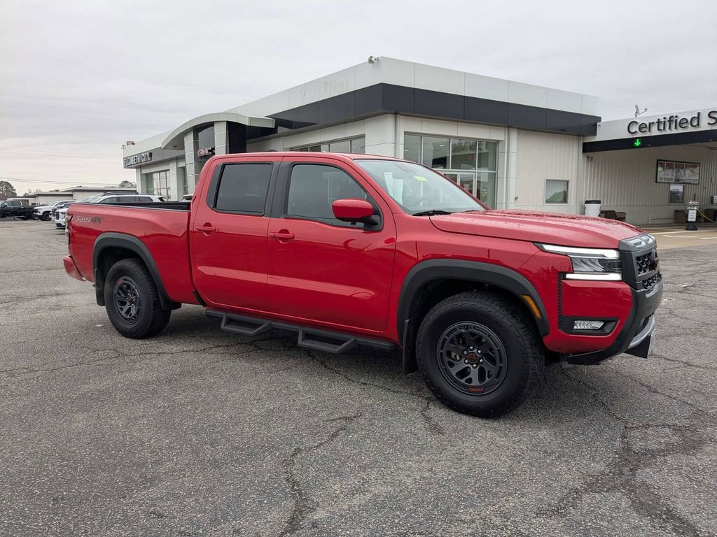 Used 2025 Nissan Frontier PRO-4X image 3