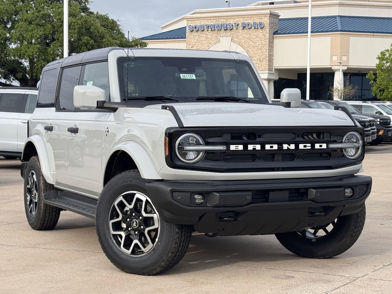 New 2026 Ford Bronco Outer Banks video 2