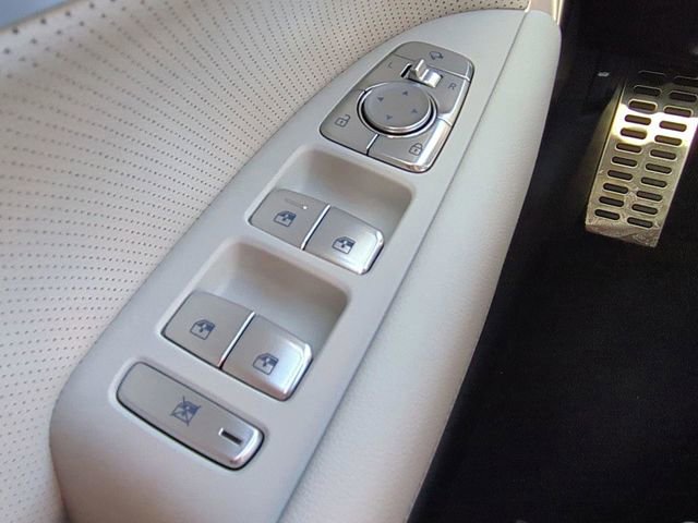 Certified 2025 Genesis G70 2.5T w/ Sport Prestige Package RWD image 24