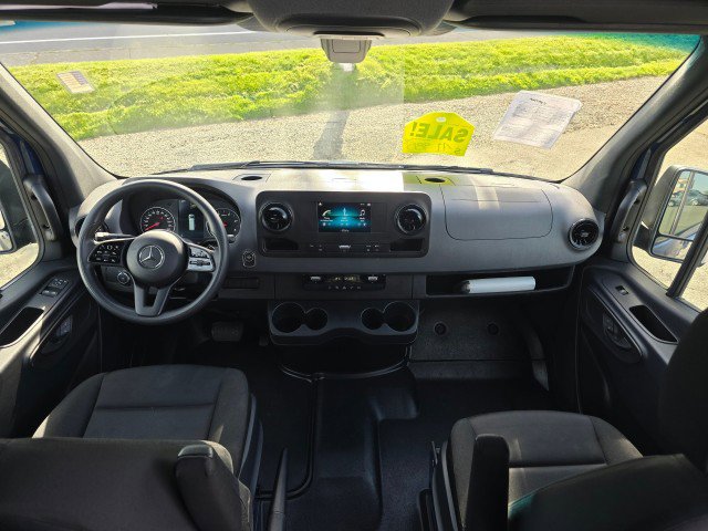 Used 2021 Mercedes-Benz Sprinter 2500 image 17