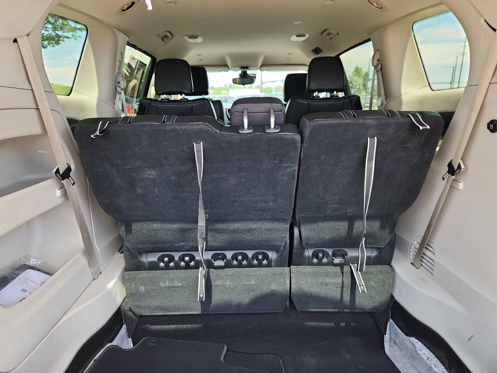 Used 2023 Chrysler Pacifica Touring-L FWD image 14