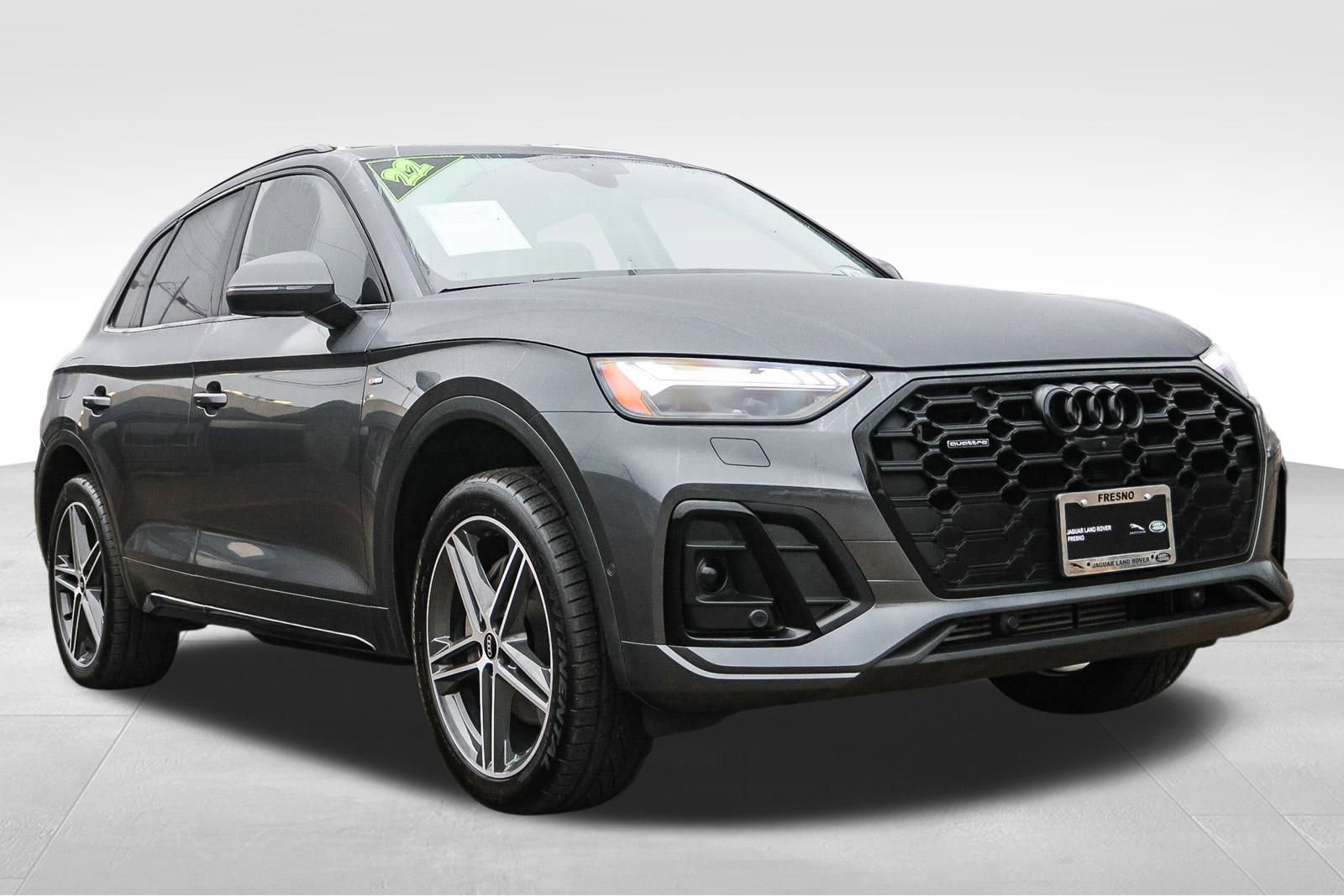 Used 2022 Audi Q5 e Prestige w/ Prestige Package image 3
