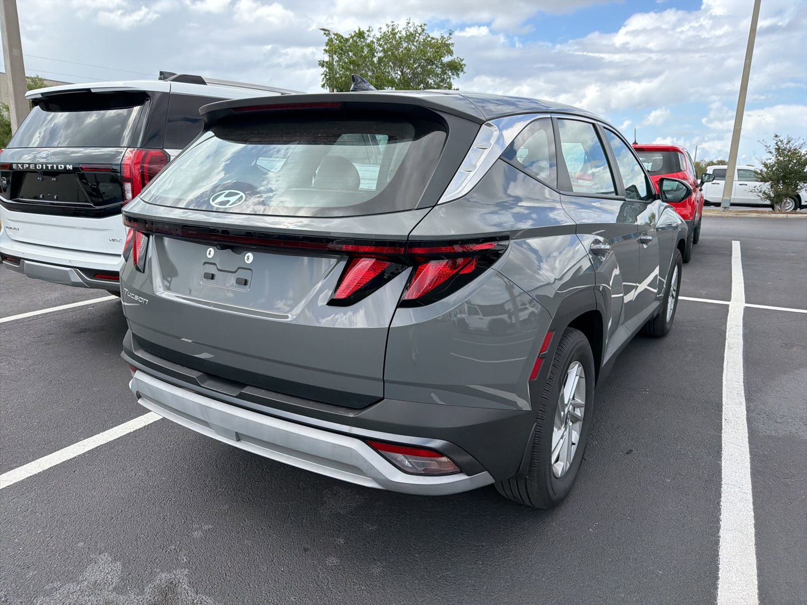 Used 2025 Hyundai Tucson SE image 8