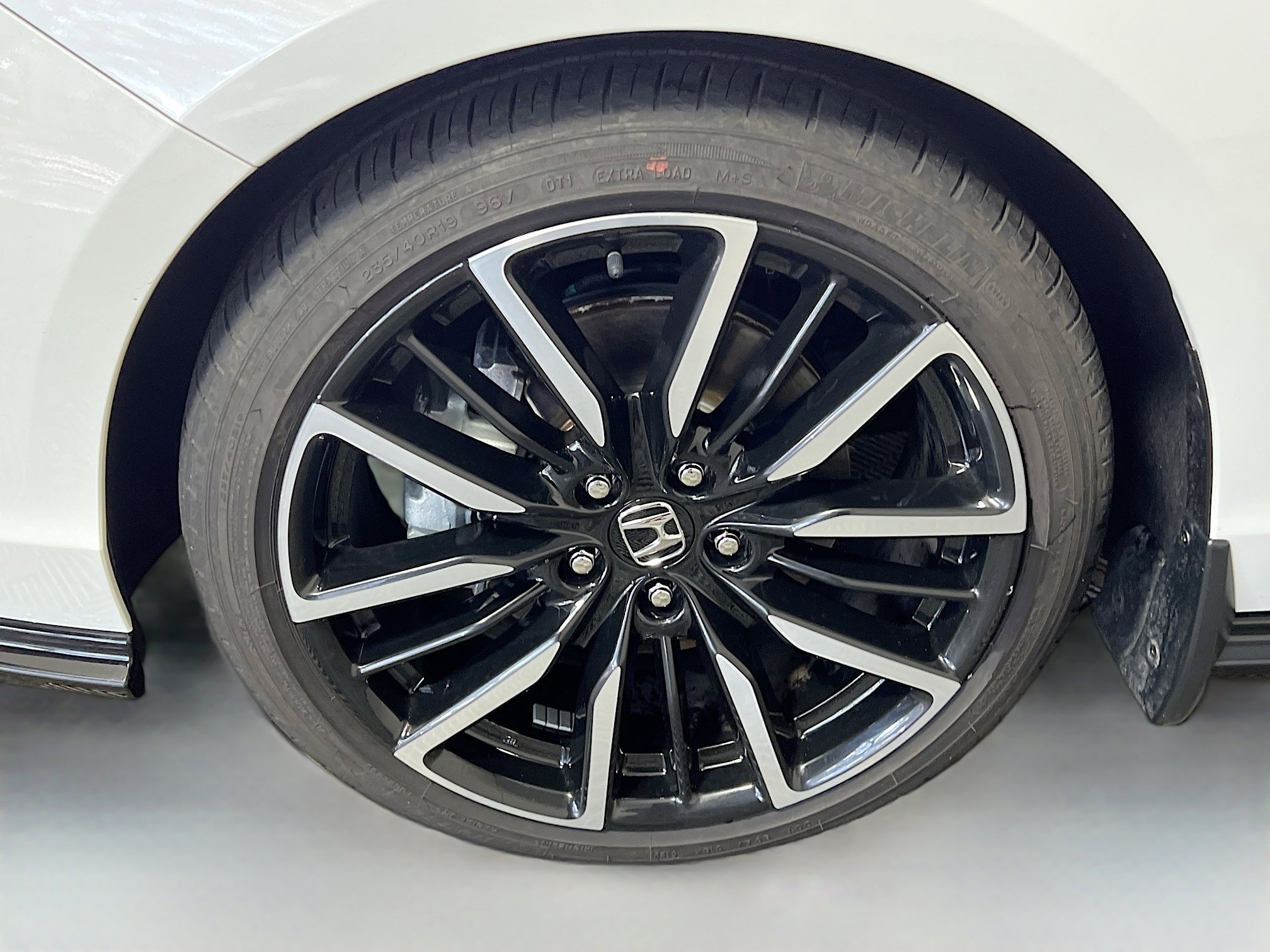 Used 2023 Honda Accord Touring image 14