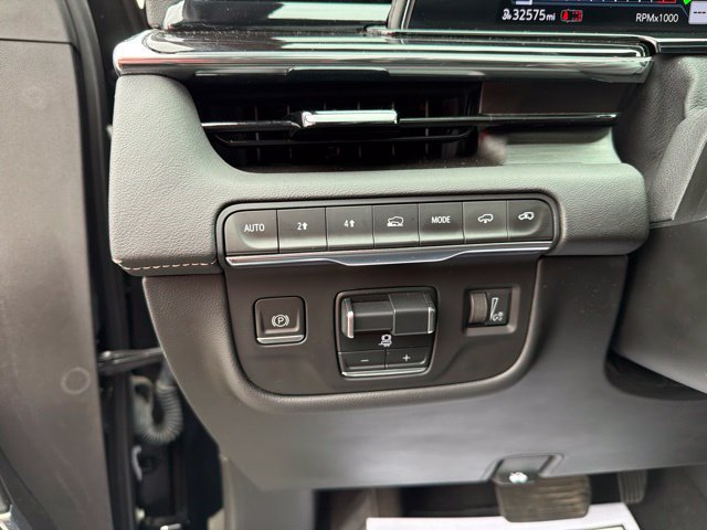 Certified 2023 Cadillac Escalade Sport w/ LPO, ONYX Package AWD/4WD image 17