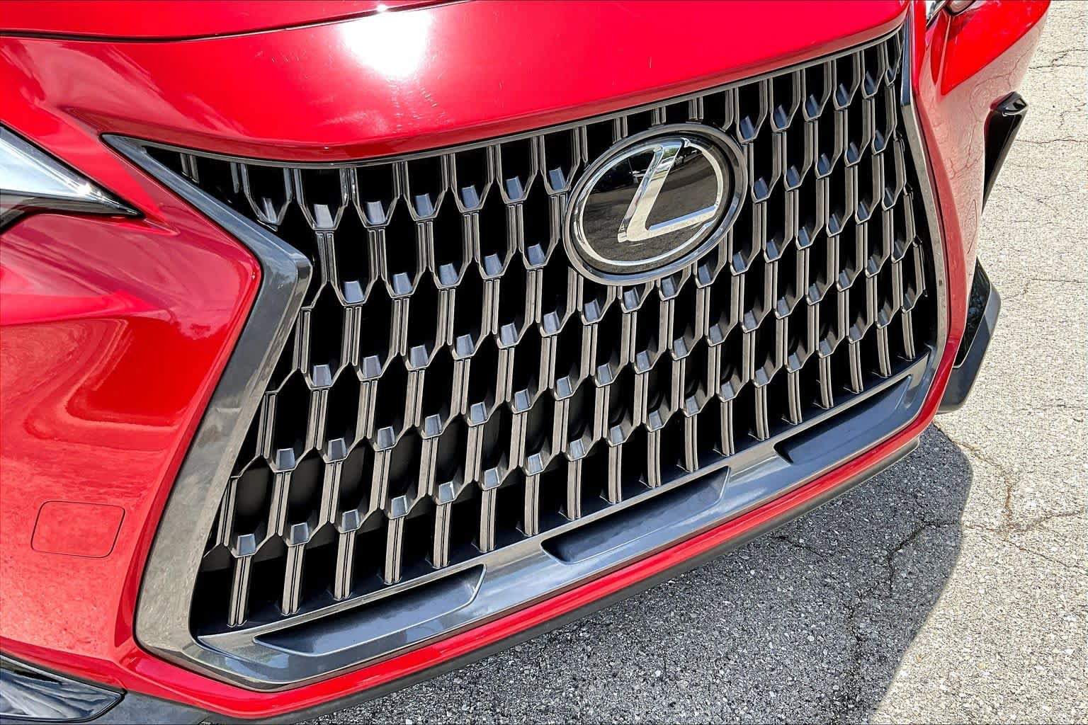 Used 2024 Lexus NX 250 FWD w/ Towing Package (2000 Lbs) image 29