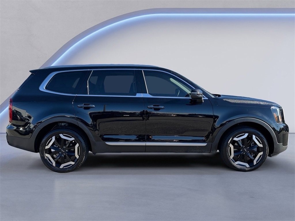 Used 2024 Kia Telluride S w/ S Sunroof Package image 2