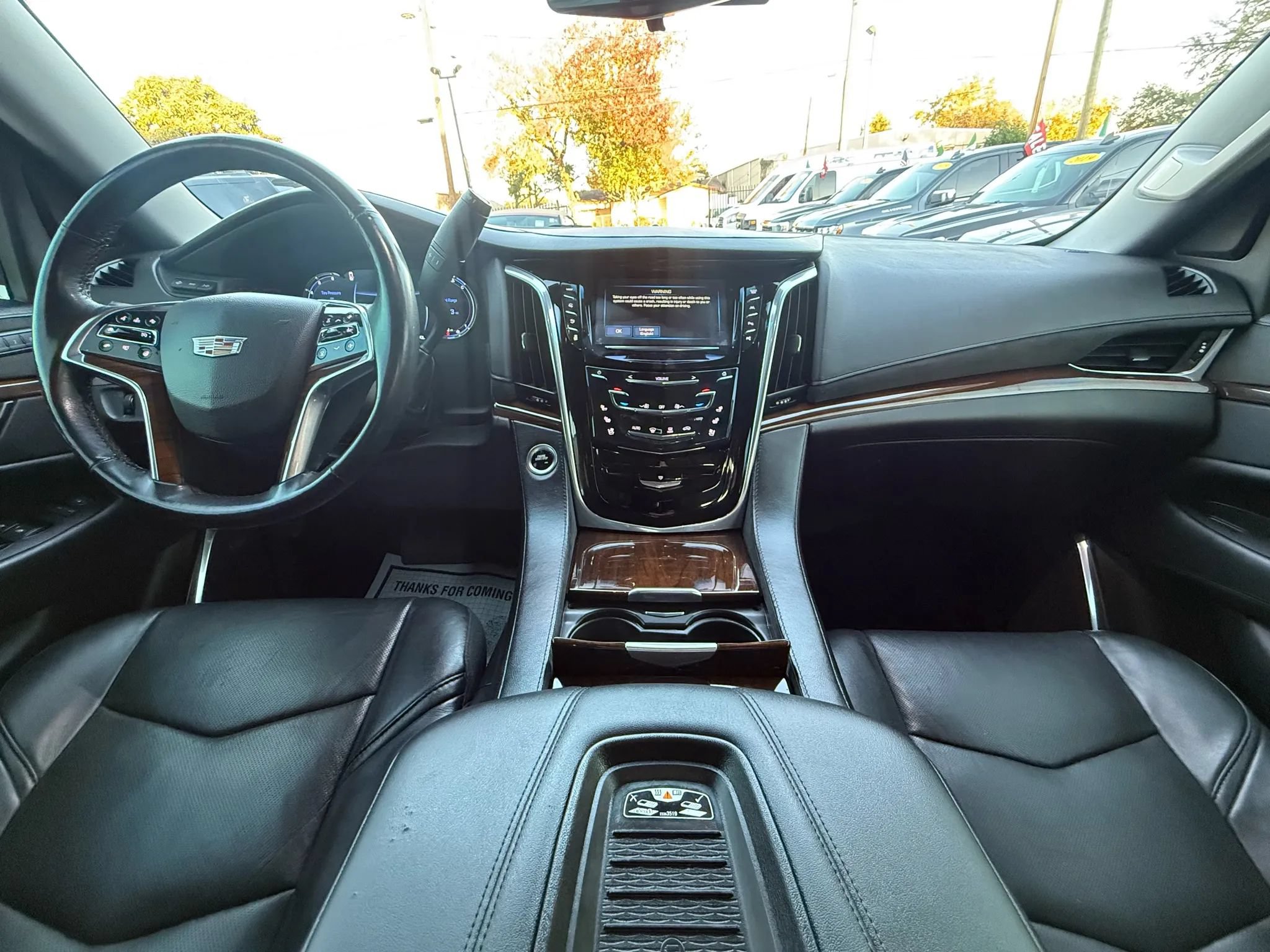 Used 2018 Cadillac Escalade Luxury RWD image 8