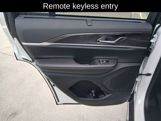 New 2025 Jeep Grand Cherokee Limited image 14