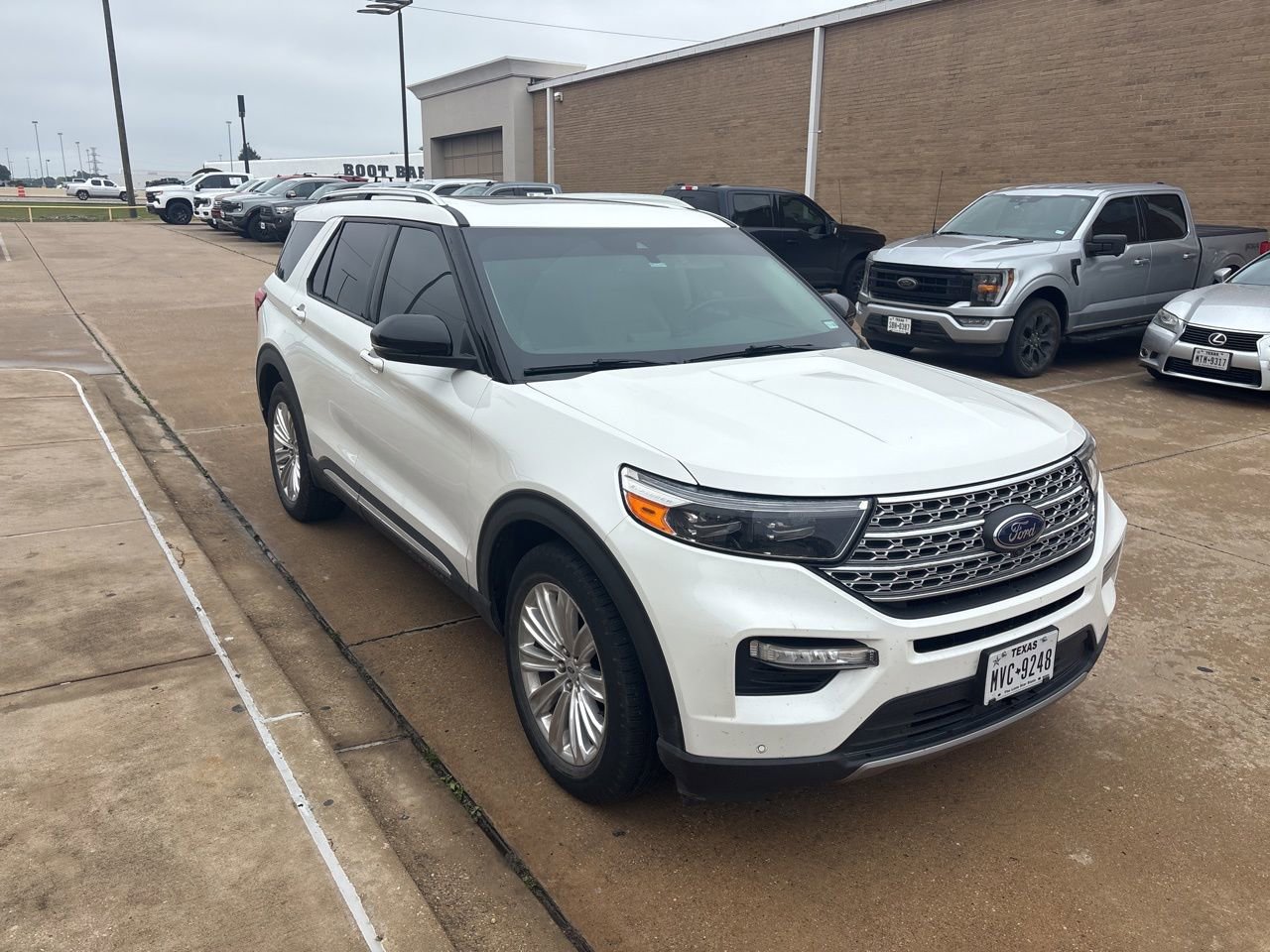 Used 2020 Ford Explorer Limited w/ Class III Trailer Tow Package AWD/4WD image 4