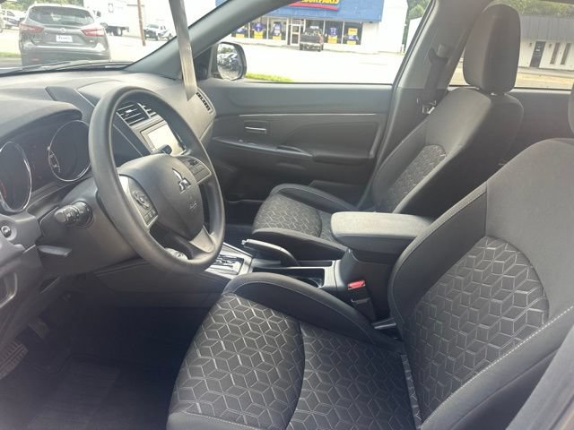 Used 2025 Mitsubishi Outlander Sport ES AWD/4WD image 8