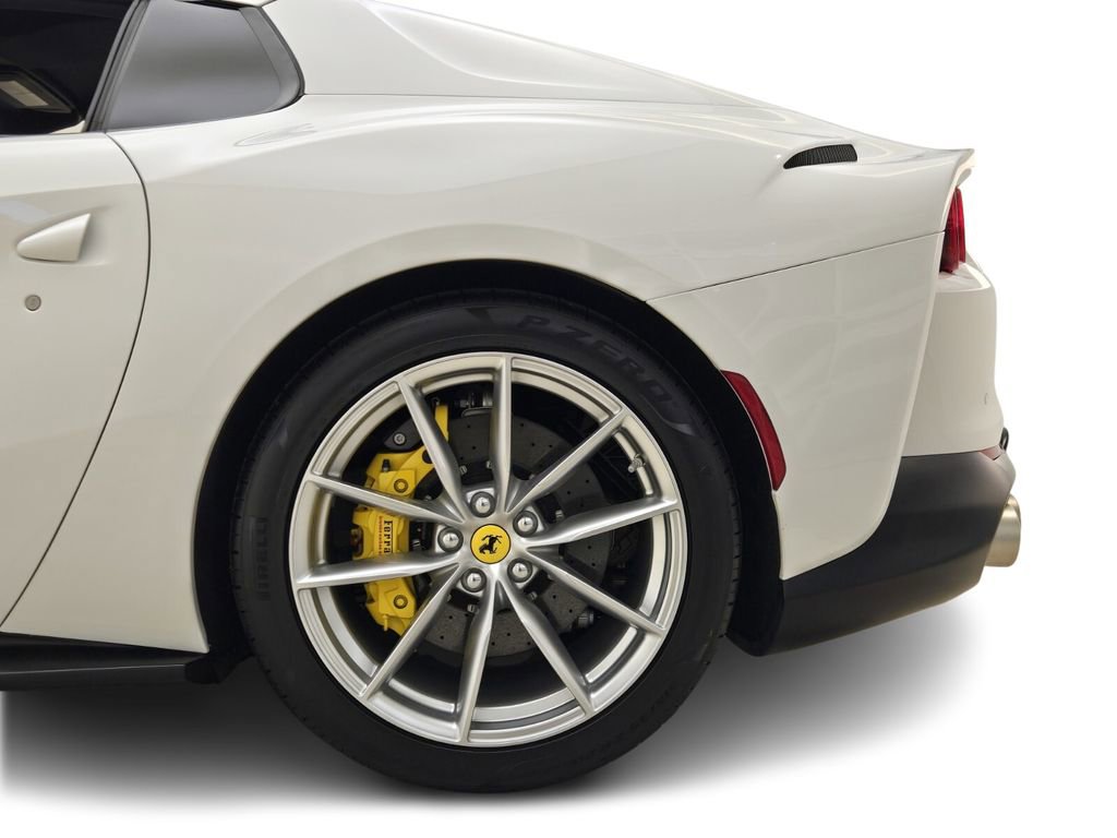 Used 2022 Ferrari 812 GTS image 16