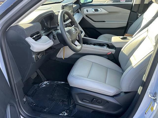 New 2025 Ford Explorer Active w/ Active Comfort Package image 8