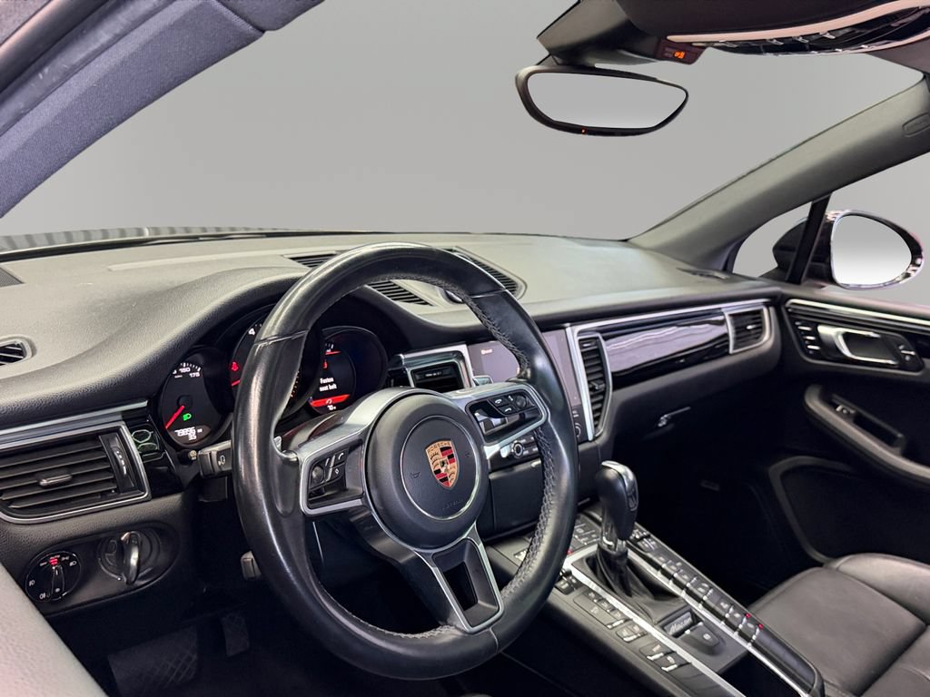 Used 2018 Porsche Macan Sport Edition AWD/4WD image 16