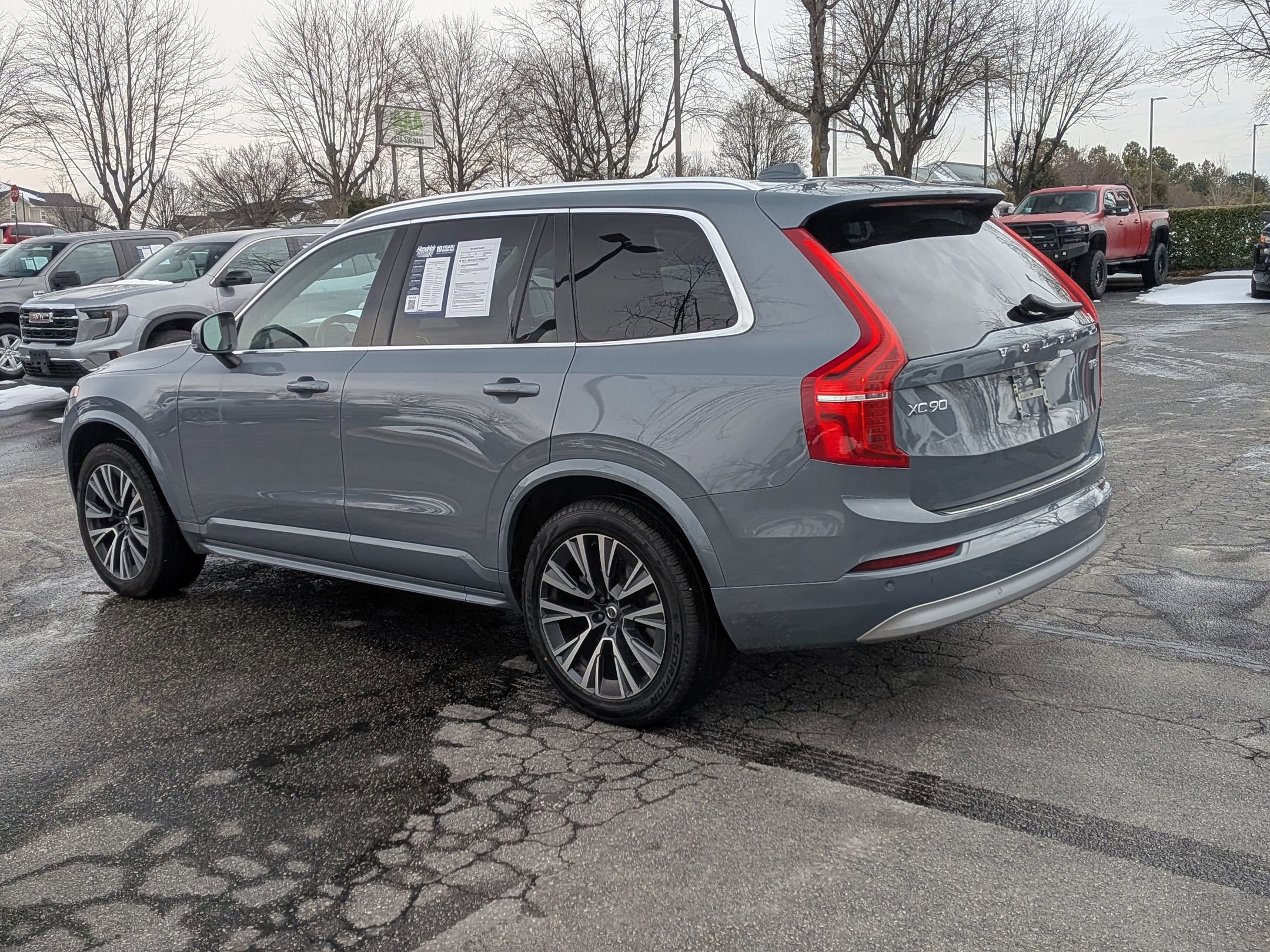 Used 2022 Volvo XC90 T5 Momentum w/ Climate Package image 7