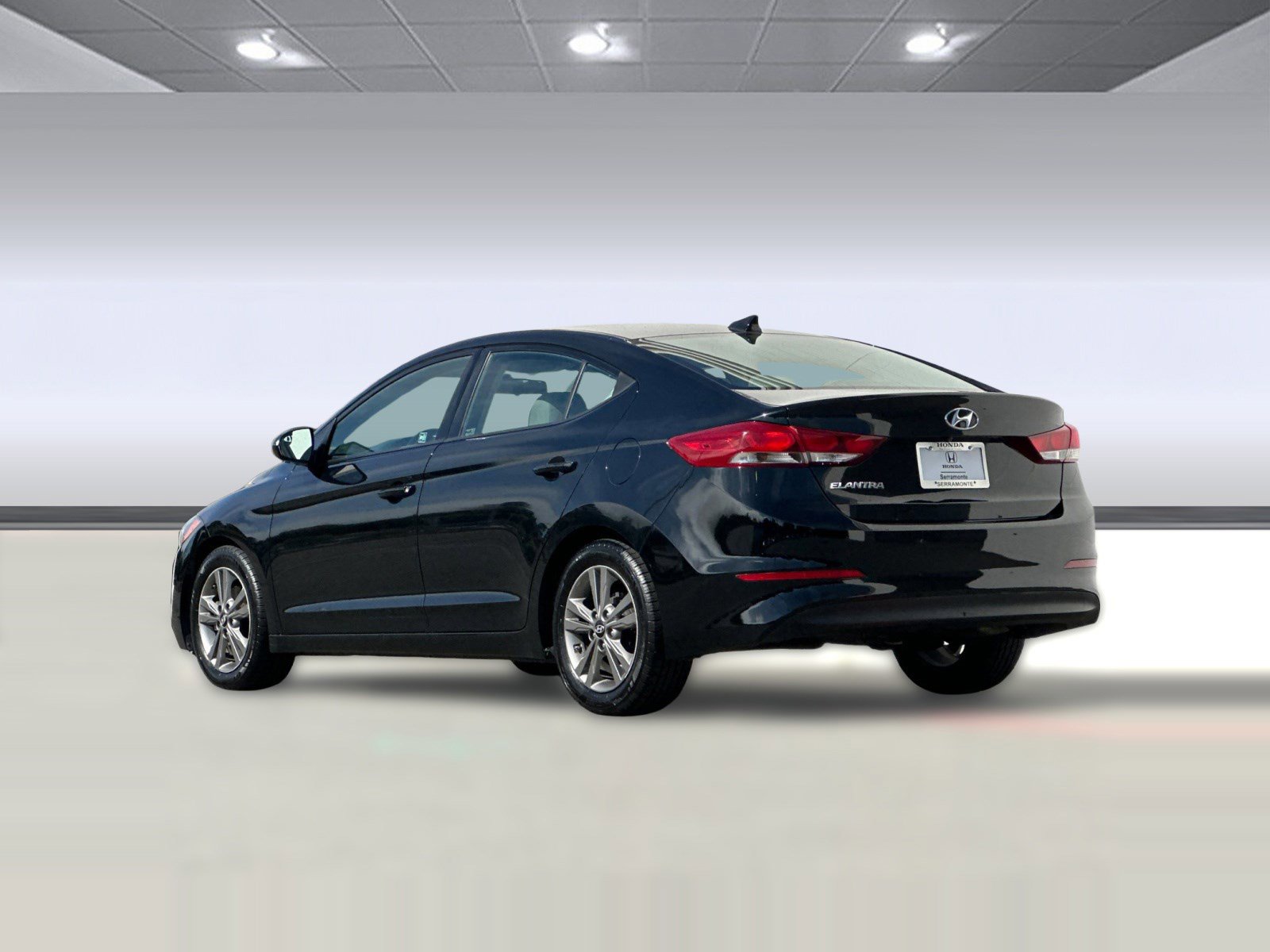 Used 2017 Hyundai Elantra SE image 3