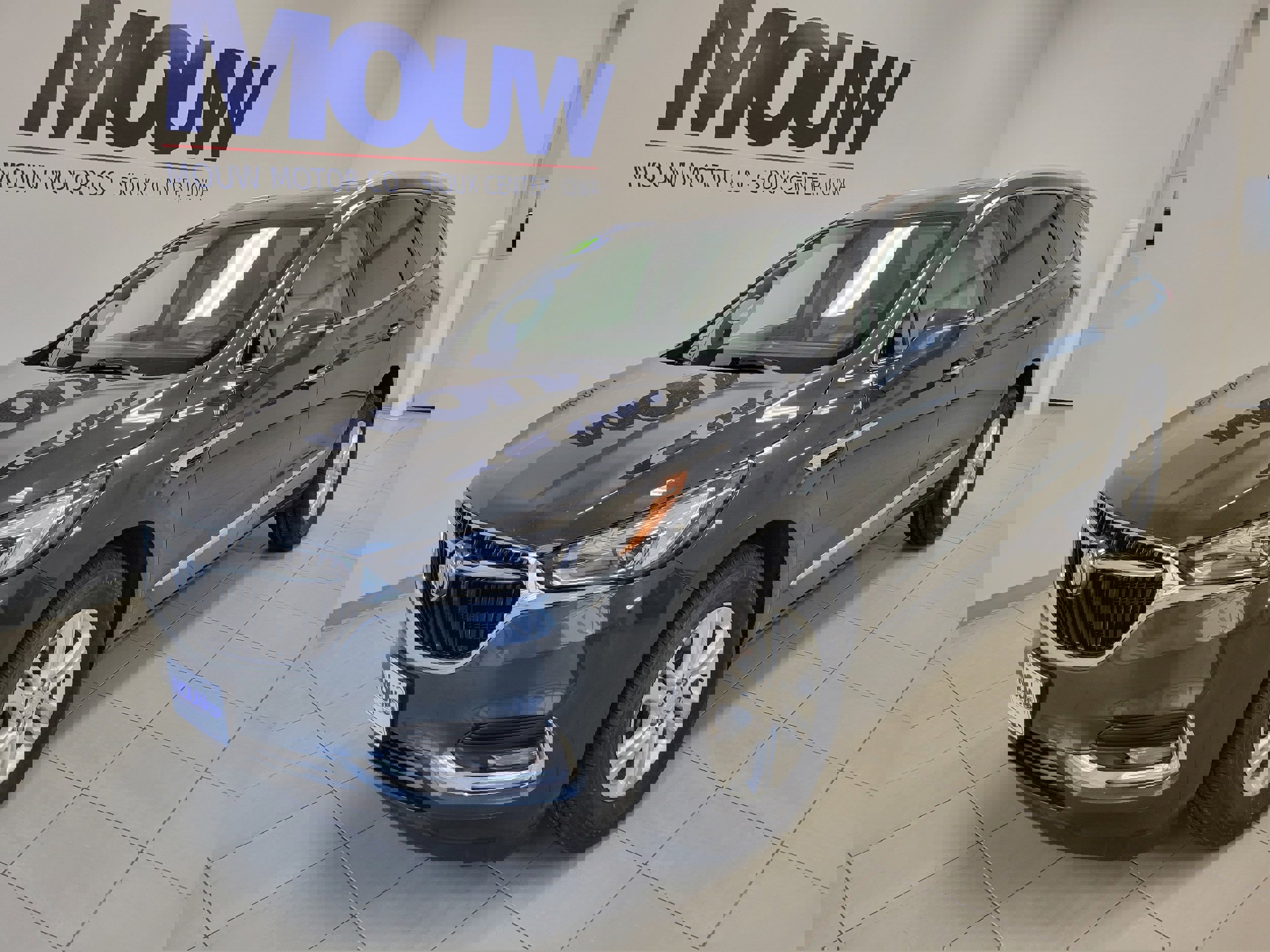 Used 2019 Buick Enclave Essence AWD/4WD image 2
